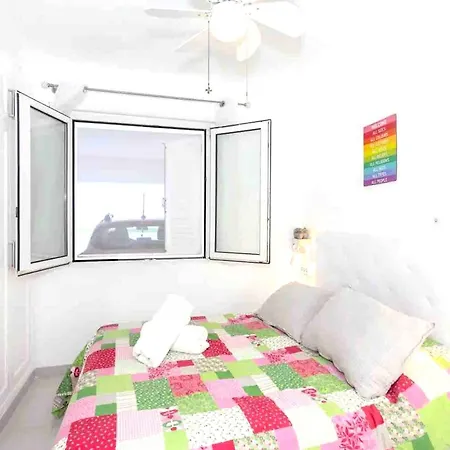 Appartement Spacious Near With Shared Pool
