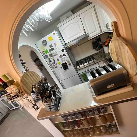 Spacious Near With Shared Pool Appartement