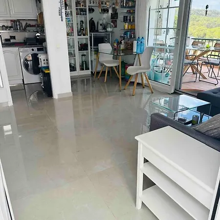 Daire Spacious Near With Shared Pool *