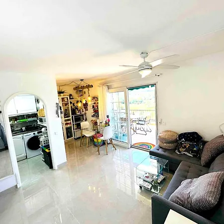 Spacious Near With Shared Pool * Son Parc