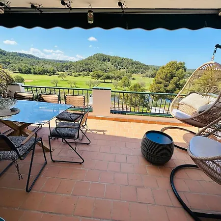 Spacious Near With Shared Pool Daire *