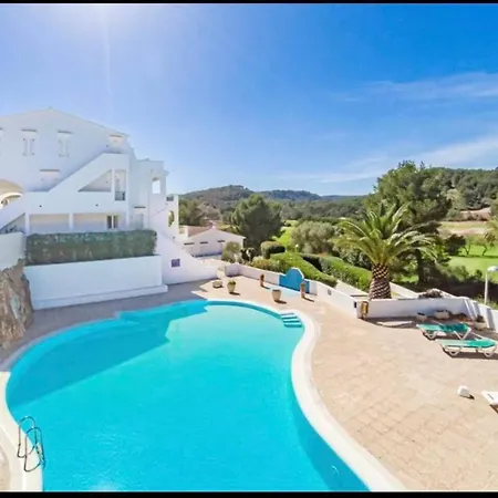 Spacious Near With Shared Pool Son Parc