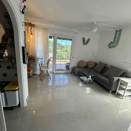 Spacious Near With Shared Pool Apartament