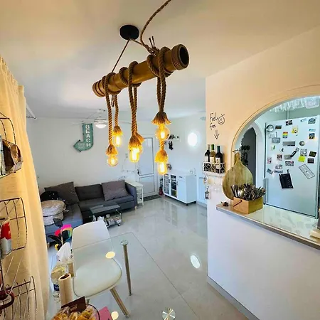Spacious Near With Shared Pool Apartament