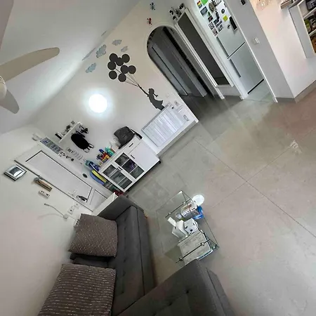 Spacious Near With Shared Pool Son Parc