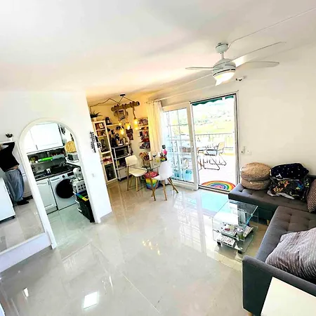 Apartament Spacious Near With Shared Pool *