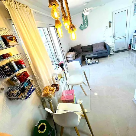 Spacious Near With Shared Pool Apartament