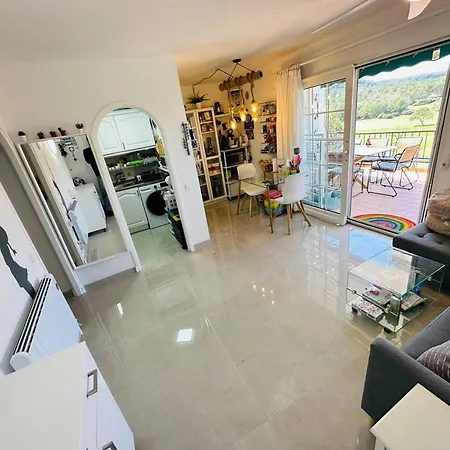 Spacious Near With Shared Pool Apartamento