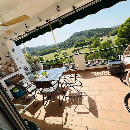 Spacious Near With Shared Pool Apartament *