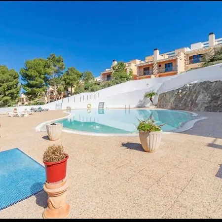 Apartament Spacious Near With Shared Pool *