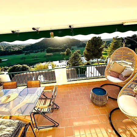 Spacious Near With Shared Pool Apartament