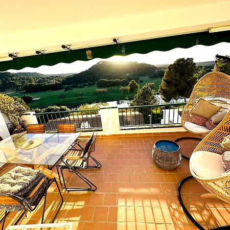 Spacious Near With Shared Pool Apartament